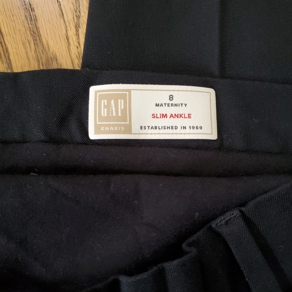 NWT Gap maternity pants. Size 8. - Picture 6 of 6